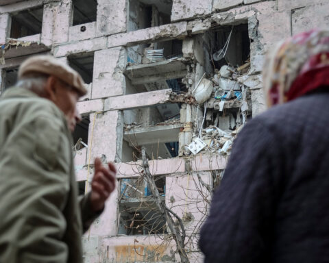 Ukrainians flee southeastern front as fighting worsens