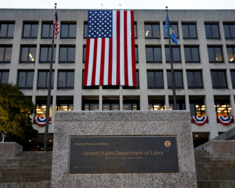 US Labor Department urged to prioritize November employment, CPI data post-shutdown