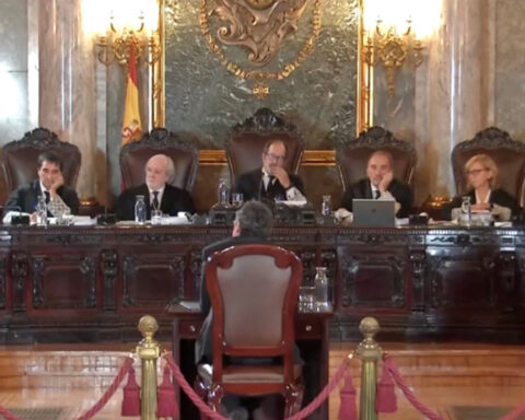 Spain's top prosecutor defends his innocence in leak trial