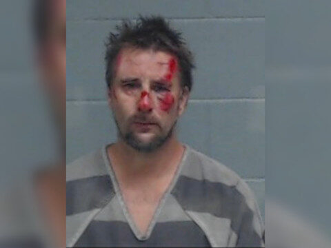 Dad jumps from moving car on Florida highway after child calls 911 over fighting parents