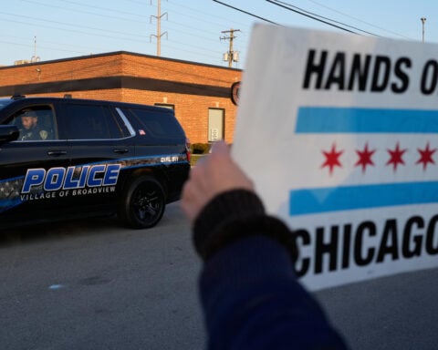 Judge signals hundreds of people detained in Chicago immigration crackdown could be released on bond