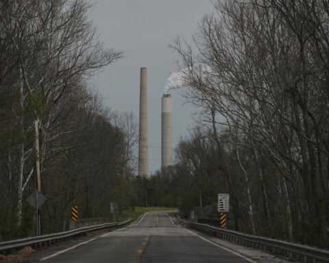 Relentless rise in carbon pollution from fossil fuels slightly dampens climate-fighting hopes