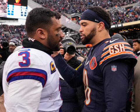 Russell Wilson wants to stay with the Giants. He also wants to play in the NFL next season