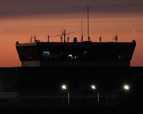 Airlines are optimistic about a quick recovery ahead of Thanksgiving once the FAA ends flight cuts