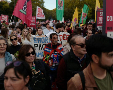 Portuguese government calls for labour reform dialogue as strike looms