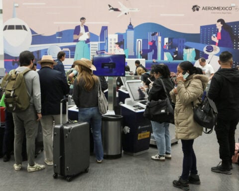 US court temporarily blocks USDOT order to unwind Delta, Aeromexico joint venture