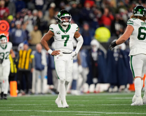 Fields runs for an early score before Jets' quarterback problems resurface in 27-14 loss to Patriots