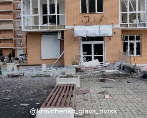 Ukrainian attack halts oil exports from Russia's Novo, affecting 2% of global supply, sources say