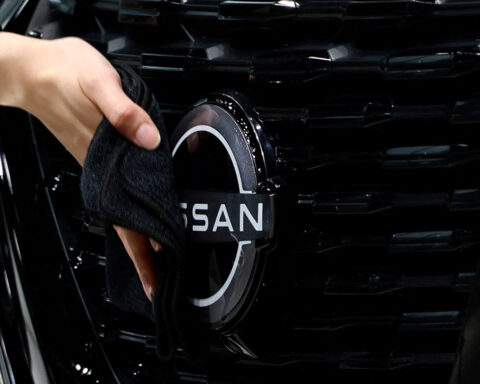 S&P lowers Nissan's rating to BB- from BB