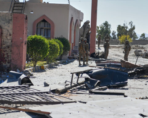 Pakistan arrests 4 militants in connection to suicide bombing at Islamabad court