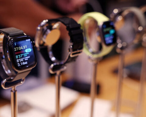 US trade tribunal to consider new Apple Watch import ban