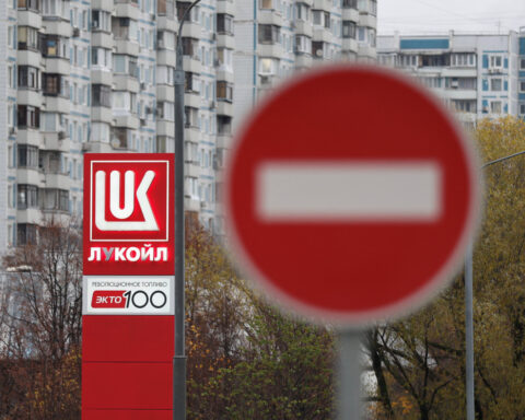 US paves way for talks on sale of Lukoil's foreign assets