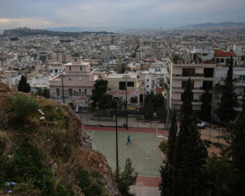 Fitch lifts Greece's rating on strong fiscal position