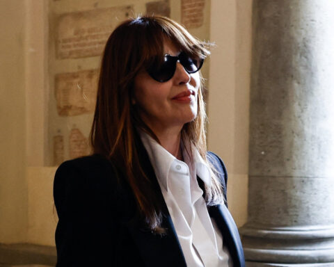 Pope hosts Hollywood stars at Vatican, laments decline in movie-going