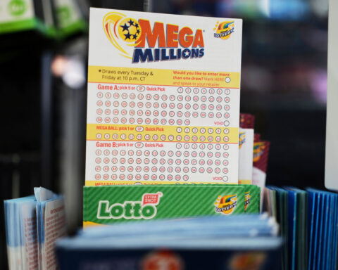 Single ticket in Georgia claims $980 million Mega Millions jackpot