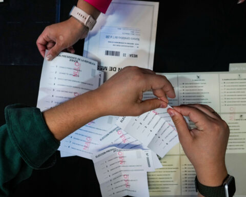 Communist and far-right politicians battle for Chile’s presidency in election dominated by crime and immigration