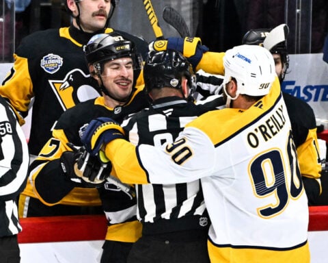 Crosby and Malkin score as the Penguins shut out the Predators 4-0 in Stockholm