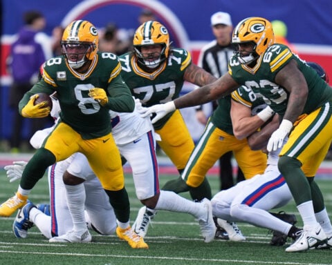 Packers running back Josh Jacobs leaves win against Giants with a knee injury