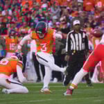 Broncos beat Chiefs 22-19 on Lutz's last-second field goal, extending win streak to 8 games