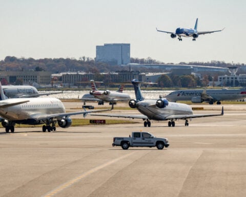 FAA to end mandated cuts in domestic US flights