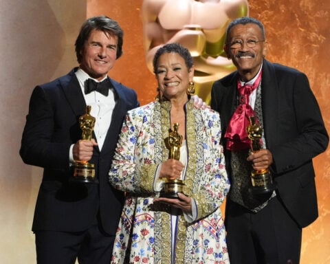 Tom Cruise finally gets his Oscar moment with a lifetime achievement trophy at the Governors Awards