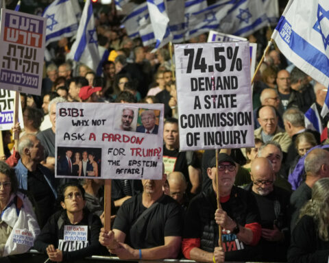 Israeli settlers torch West Bank village as Israel begins a busy diplomatic week