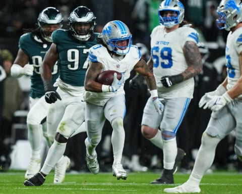 Lions' 4th-down flops, 3rd-down failures doom them in 16-9 loss in Philadelphia