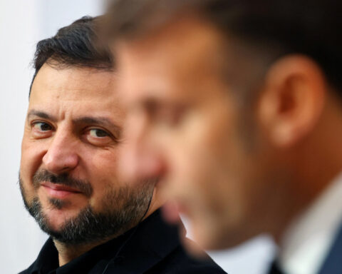 Ukraine plans to buy up to 100 Rafale warplanes and air defense systems from France