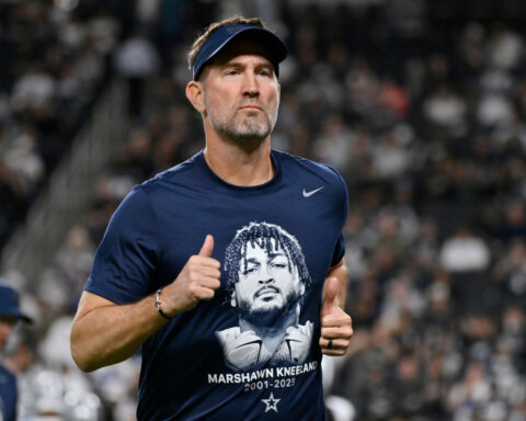 Cowboys honor Marshawn Kneeland before facing Raiders in 1st game since his death