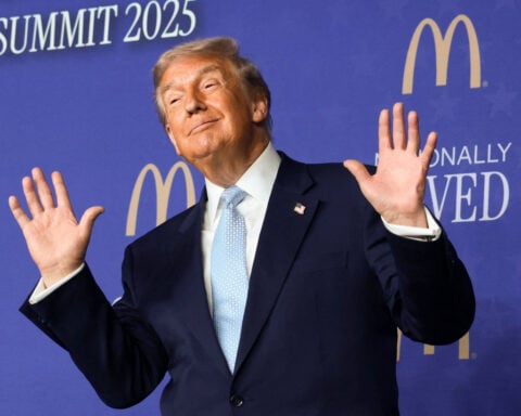 Trump talks up economy in meeting with McDonald's owners, operators