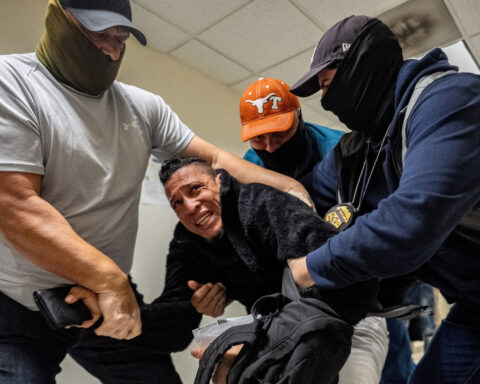 U.S. judge upholds New York law barring immigration agents from courthouses