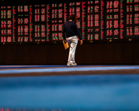 Foreigners turn net buyers of Asian bonds in October on improved growth outlook