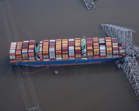 Loose wire led to power outage before March 2024 Baltimore ship crash, NTSB says