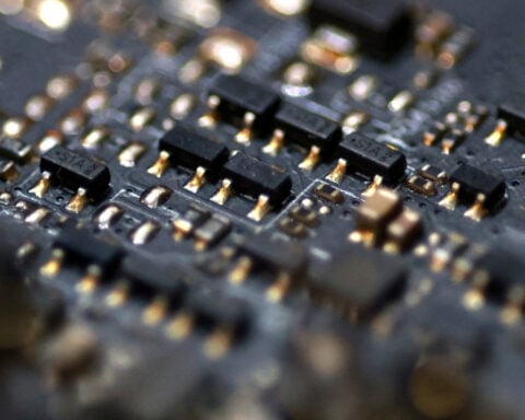 Rattled tech stokes volatility