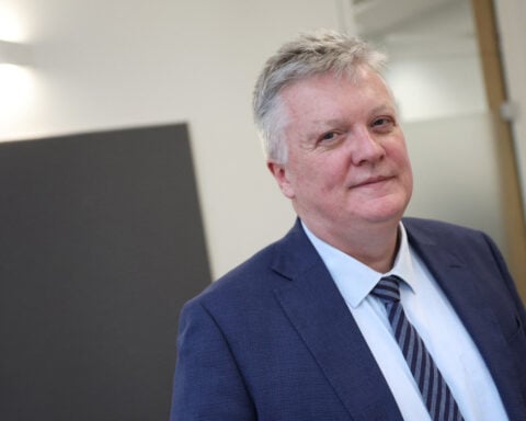 BoE's Pill does not expect much shift in rate view given high pay growth