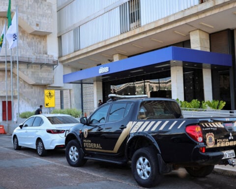 Brazil central bank shuts Banco Master as police detain top investor