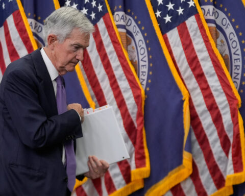 Sharp disagreements over economy threaten Federal Reserve interest rate cut