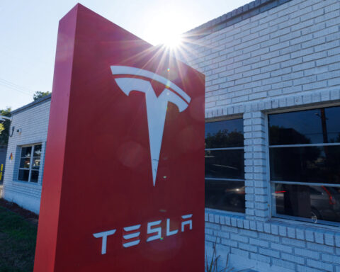 Tesla gets permit for ride-hailing service in Arizona