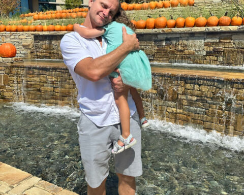 A Dallas dad came to terms with his imminent deportation. Then an 11th-hour court order gave hope to see his family again