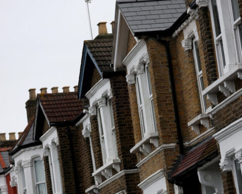 UK house price rises slow in year to September