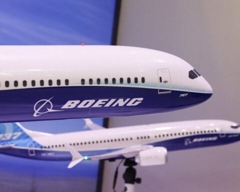 Boeing blunts flydubai fleet setback with new jet order