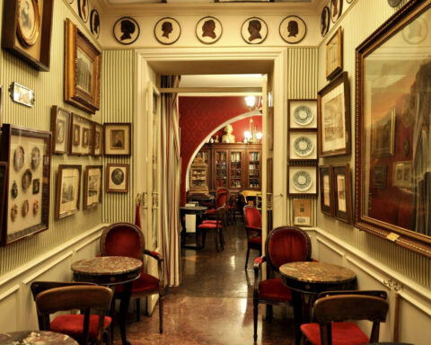 Rome’s oldest coffee house was an ornate treasure. A bitter legal dispute has turned it into an empty eyesore