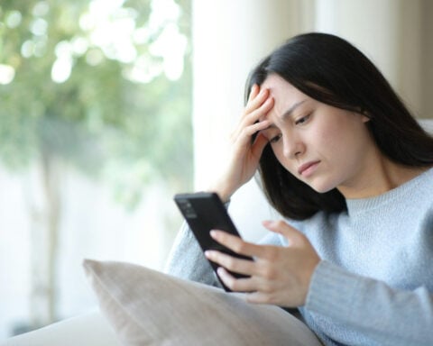 Florida residents’ anxiety is linked to social media use and varies with age, new study shows