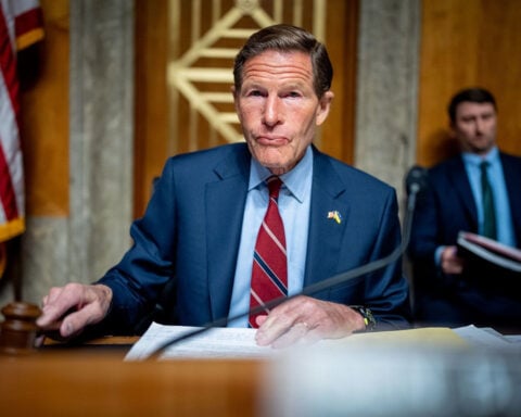 Analysis: Trump keeps lying while accusing others of lying