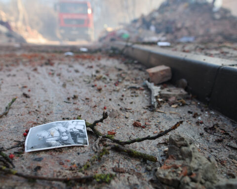 Russian attack kills 25 in Ukraine’s Ternopil as Zelenskyy meets Erdogan in Turkey