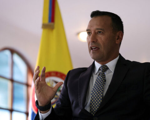 Deaths of child recruits will not halt bombing of illegal armed groups, Colombia says