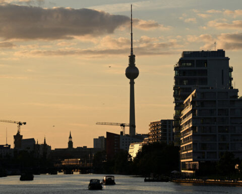 German tax revenues rise 0.5% in October, finance ministry says