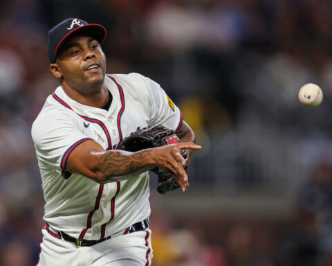 Braves re-sign veteran closer Raisel Iglesias to $16 million, 1-year deal