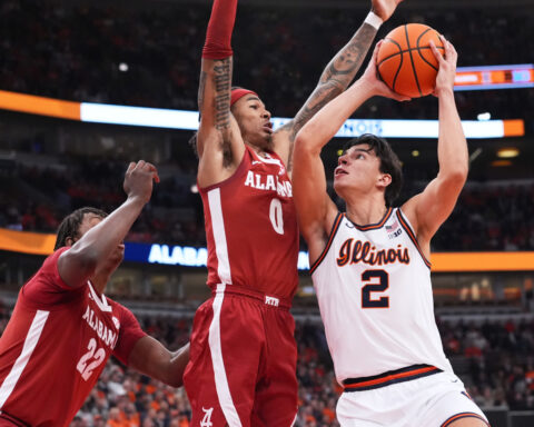 Philon scores 24 as No. 11 Alabama beats No. 8 Illinois 90-86
