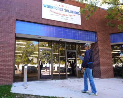 US filings for jobless benefits remained in historically healthy range during government shutdown